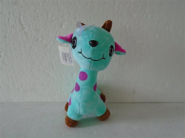 nv_plysova_zirafa_s_prisavkou