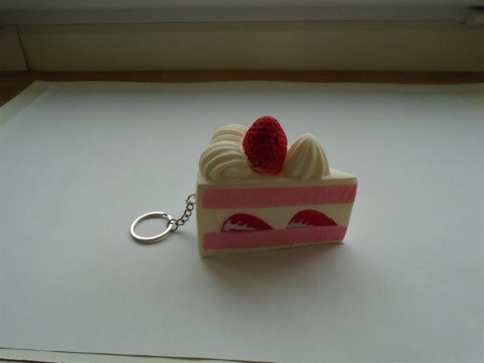 nv_klucenkaqqf-133_tvar_zakuska_s_jahodou2