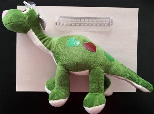 plyšový dinosaurus s prísavkou c