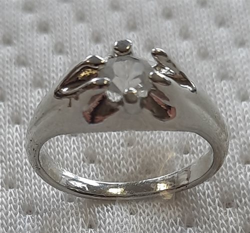 prsteň (bez uvedenia modelu, typu, resp