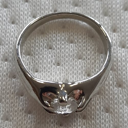 prsteň (bez uvedenia modelu, typu, resp