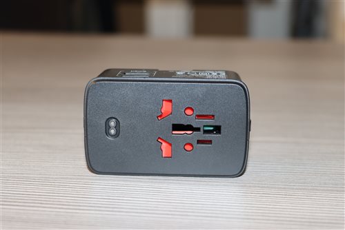 multifunkčný cestovný adaptér s bezdrôtovou powerbankou, model sl-310 č