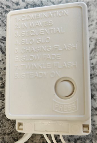 svietiaci stromček s plastovým ukončením led svetelných zdrojov v tvare guličky 4