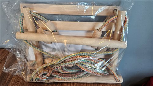 detská hračka – drevená hojdačka c