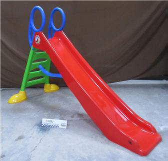 detská hračka – plastová šmýkalka c