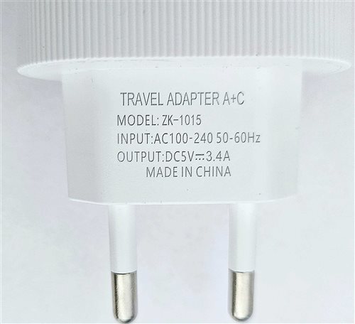 cestovný adaptér 3