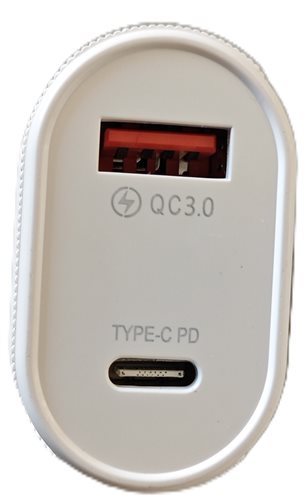 cestovný adaptér 4