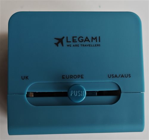 univerzálny cestovný adaptér legami 1